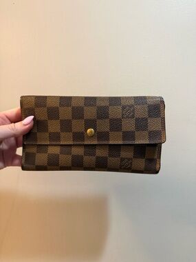 Louis Vuitton Damier Ebene International Wallet